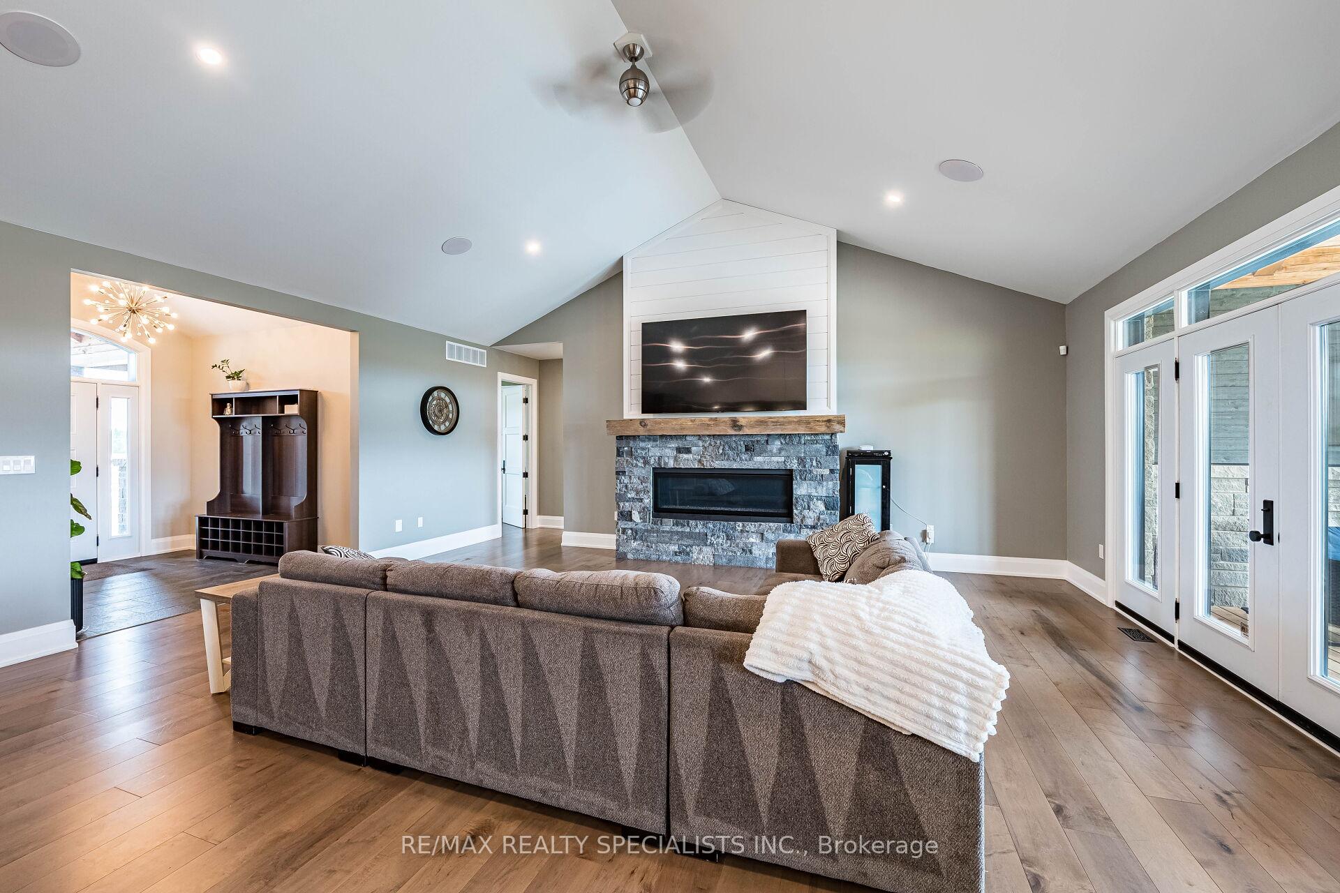 Photo 19 of 6 Rutledge Heights, Melancthon, Rural Melancthon — HOMEH