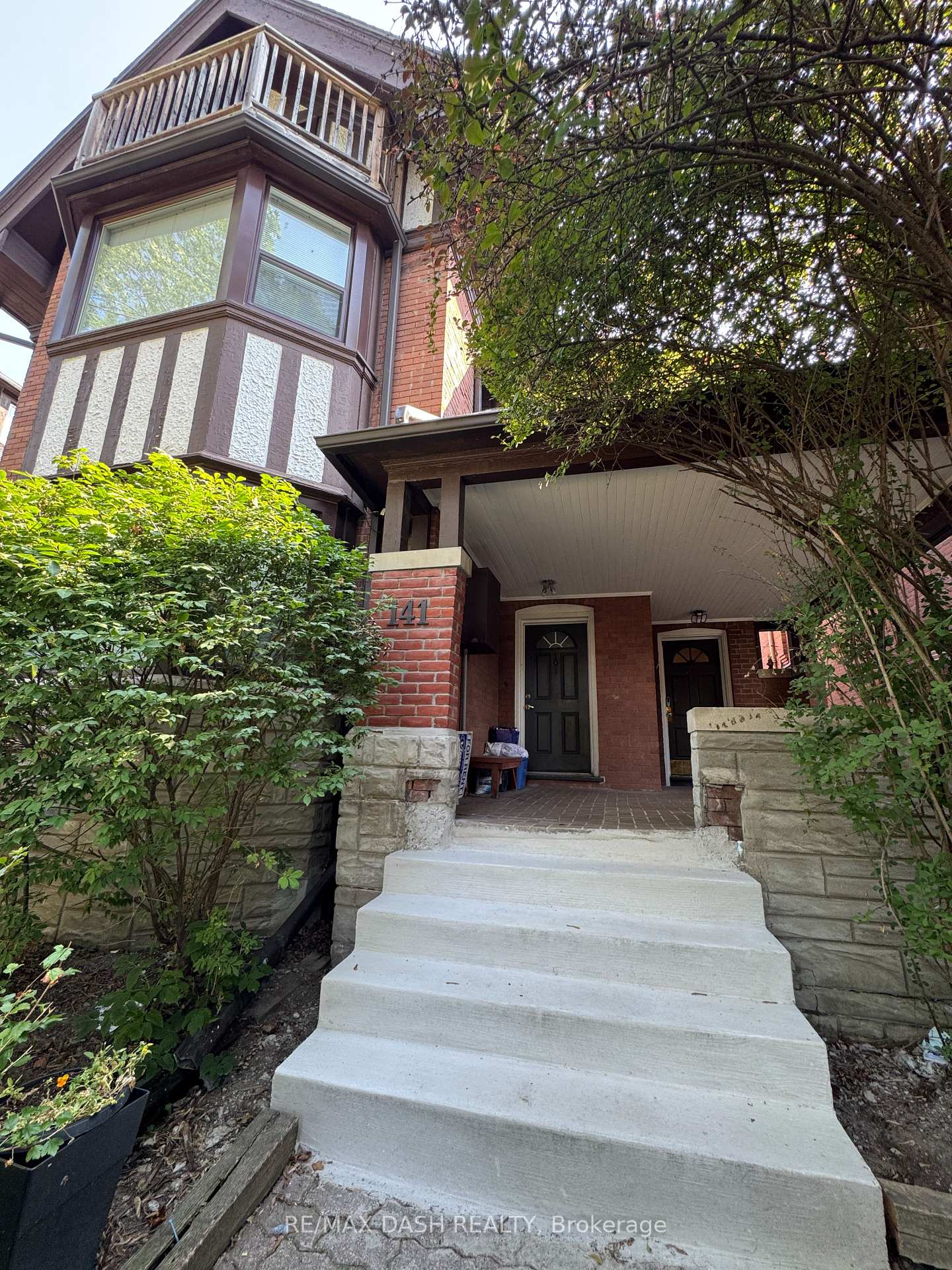 Photo 2 of Unit 101, 141 Admiral Road, Toronto, The Annex — HOMEH