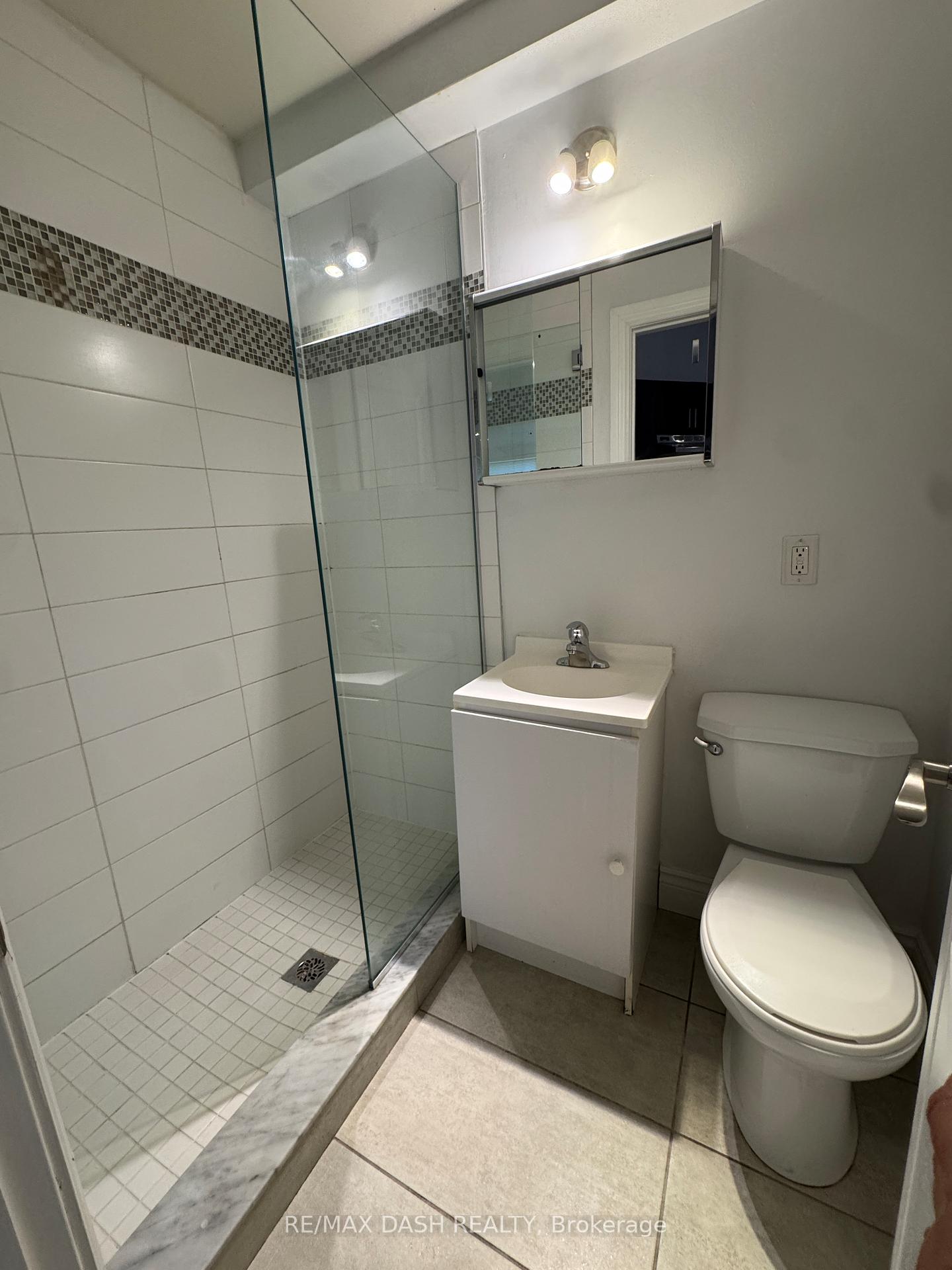 Photo 6 of Unit 101, 141 Admiral Road, Toronto, The Annex — HOMEH