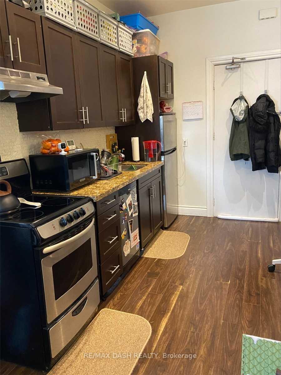 Photo 9 of Unit 102, 141 Admiral Road, Toronto, The Annex — HOMEH
