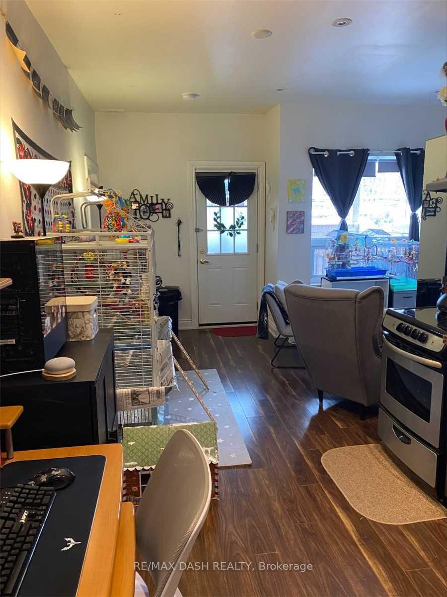 Photo 6 of Unit 102, 141 Admiral Road, Toronto, The Annex — HOMEH