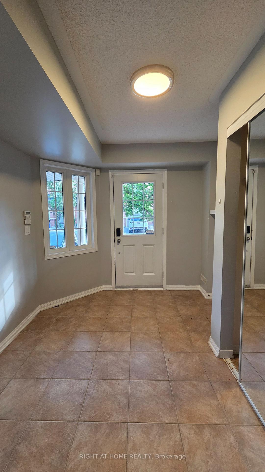 Photo 4 of Unit 114, 620 Ferguson Drive, Milton, Beaty — HOMEH