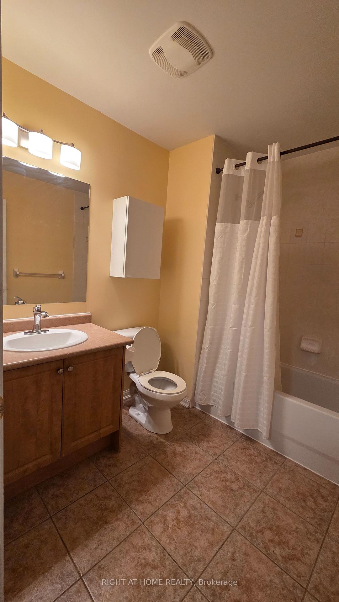 Photo 10 of Unit 114, 620 Ferguson Drive, Milton, Beaty — HOMEH