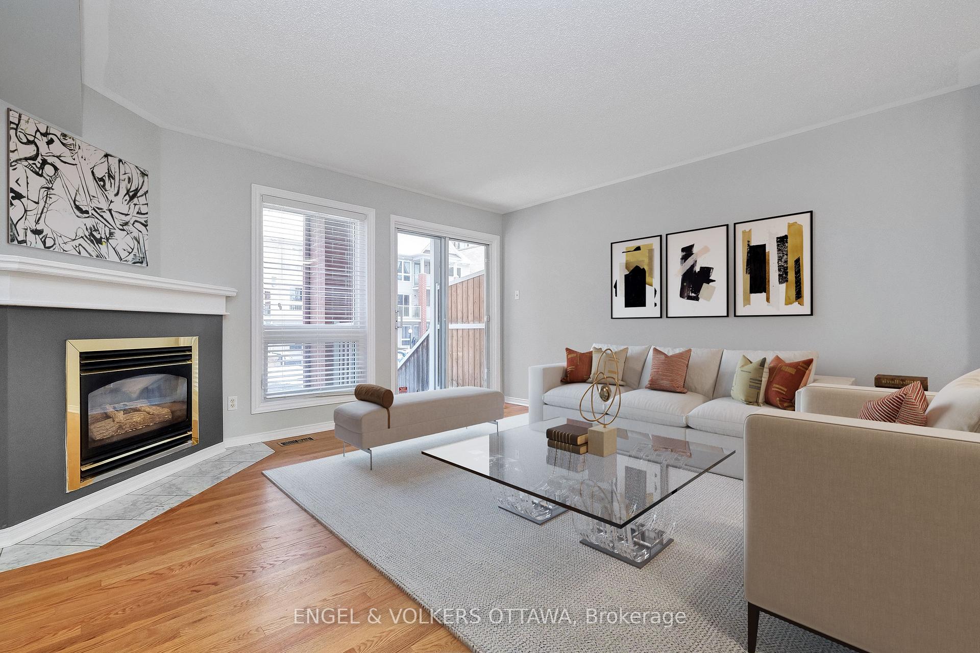 Photo 2 of 301 Nepean Street, Ottawa, Ottawa Centre — HOMEH