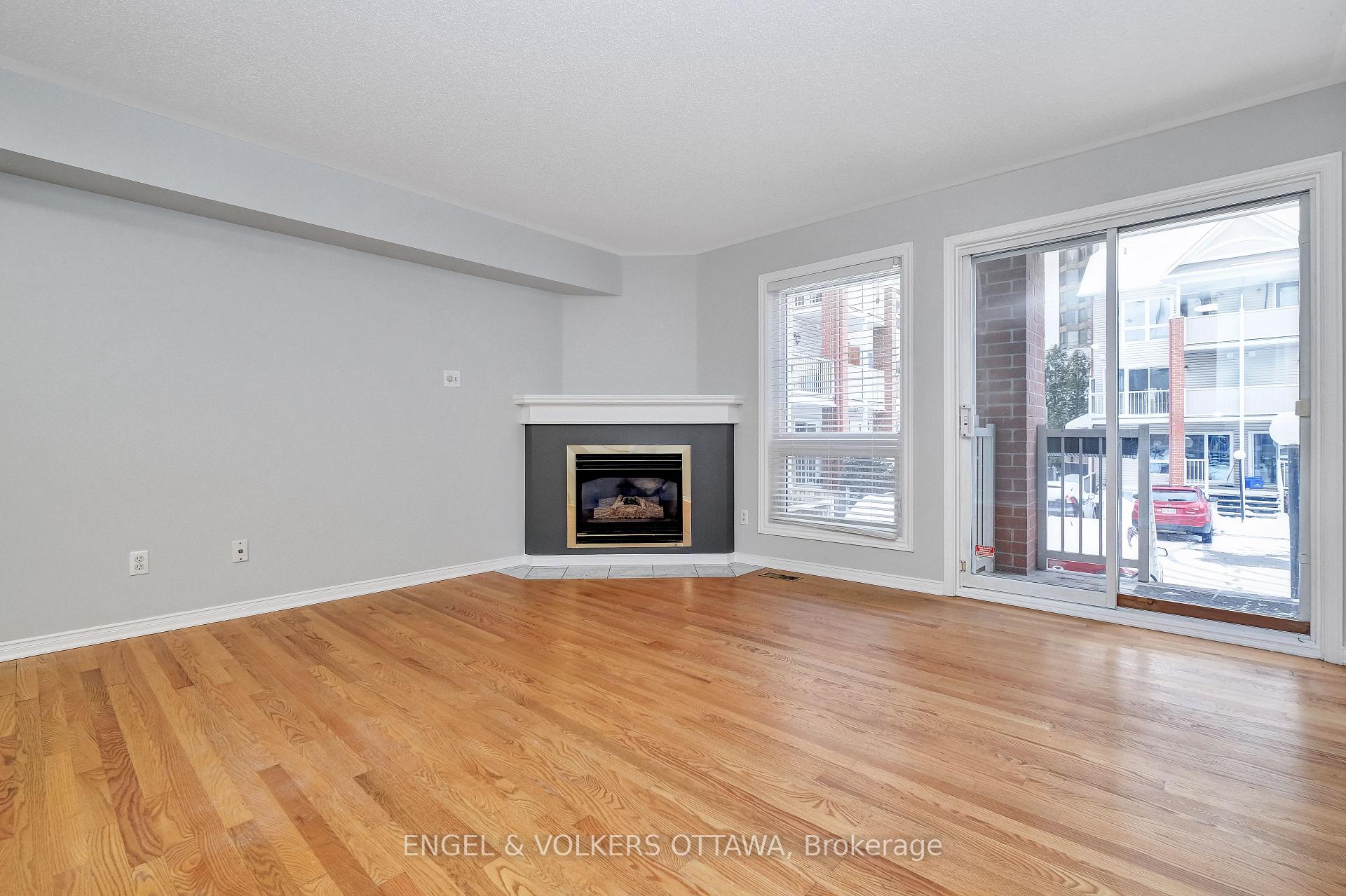 Photo 6 of 301 Nepean Street, Ottawa, Ottawa Centre — HOMEH