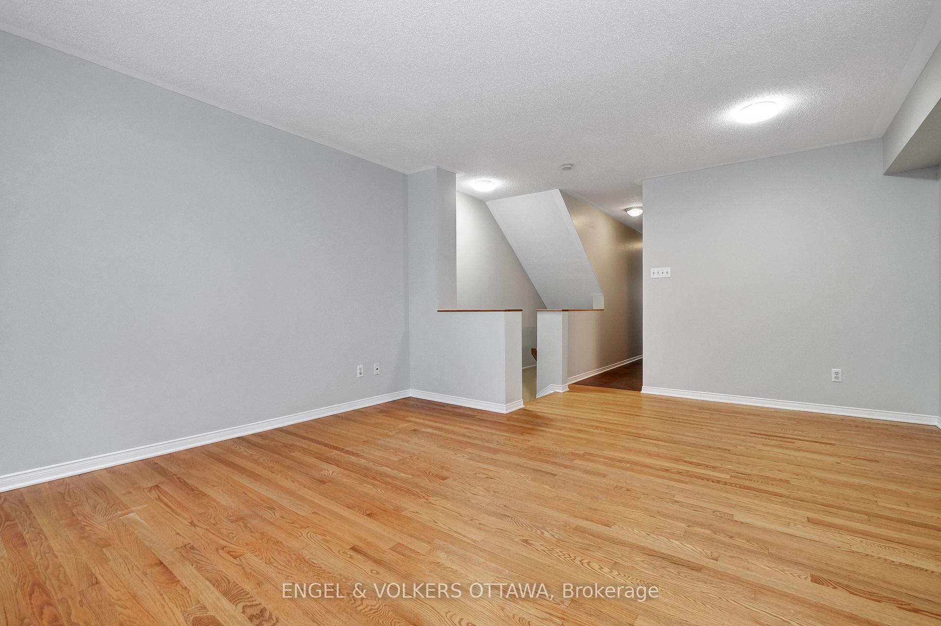 Photo 7 of 301 Nepean Street, Ottawa, Ottawa Centre — HOMEH