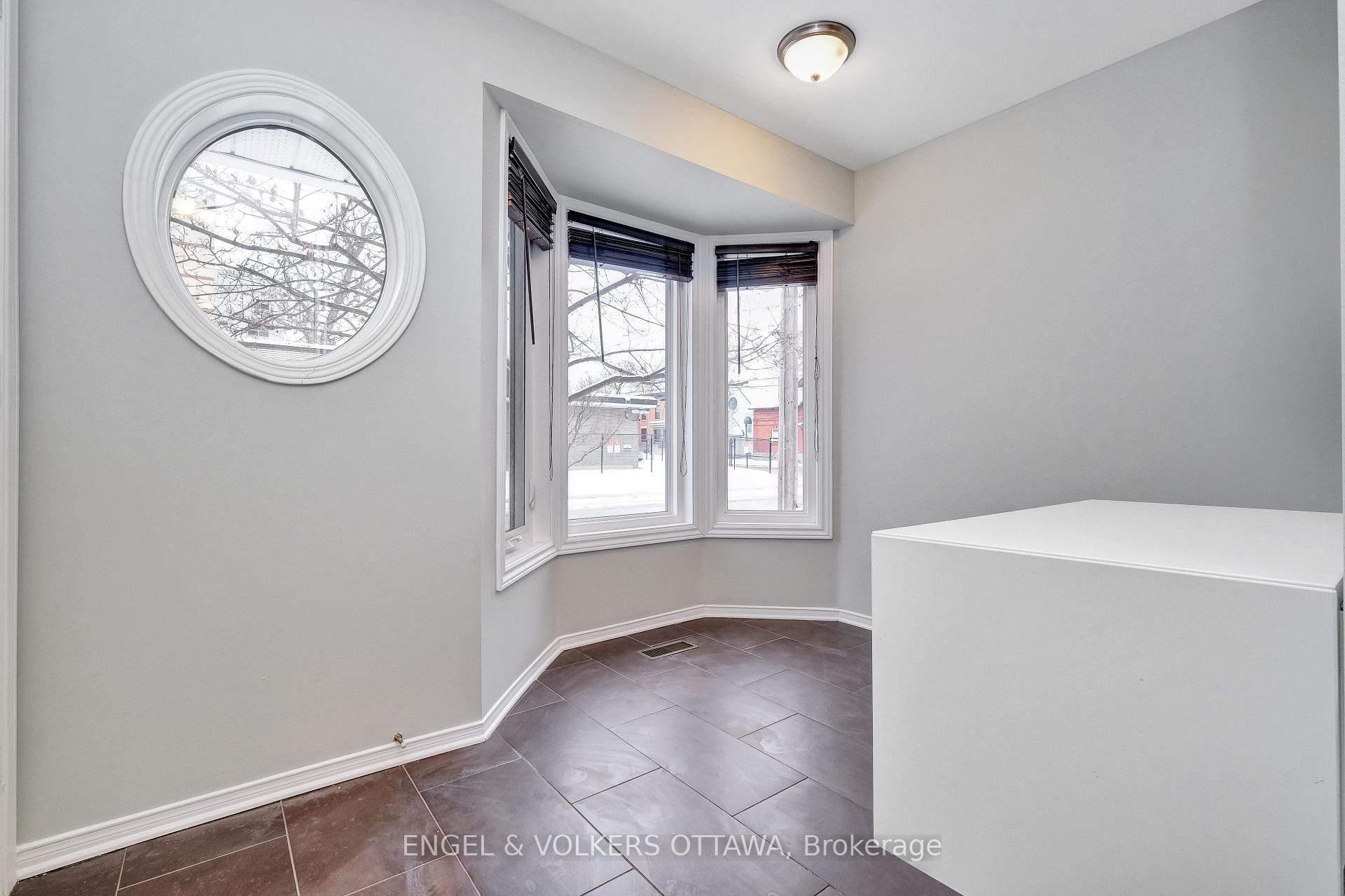 Photo 10 of 301 Nepean Street, Ottawa, Ottawa Centre — HOMEH