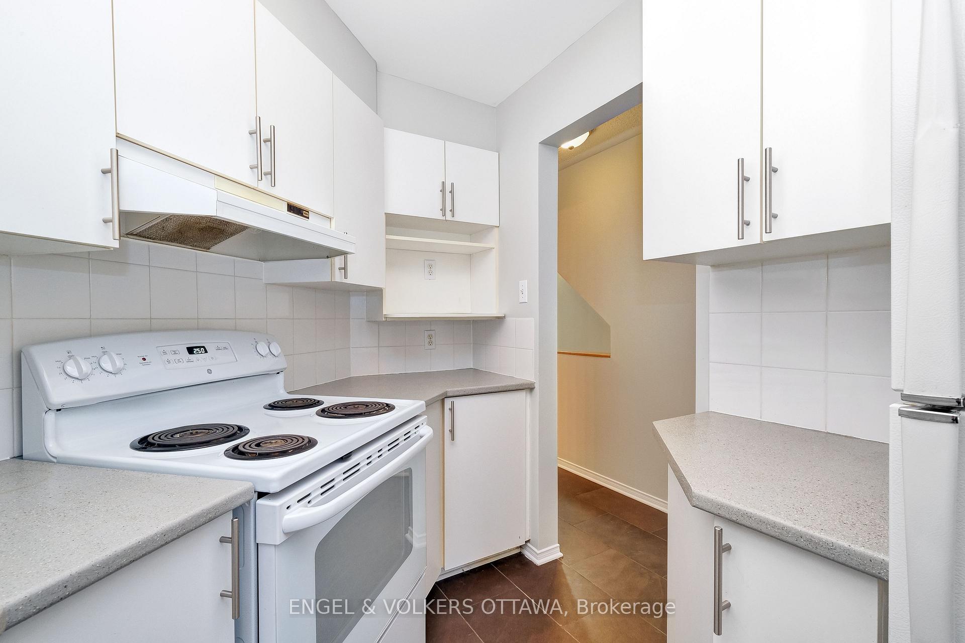 Photo 12 of 301 Nepean Street, Ottawa, Ottawa Centre — HOMEH