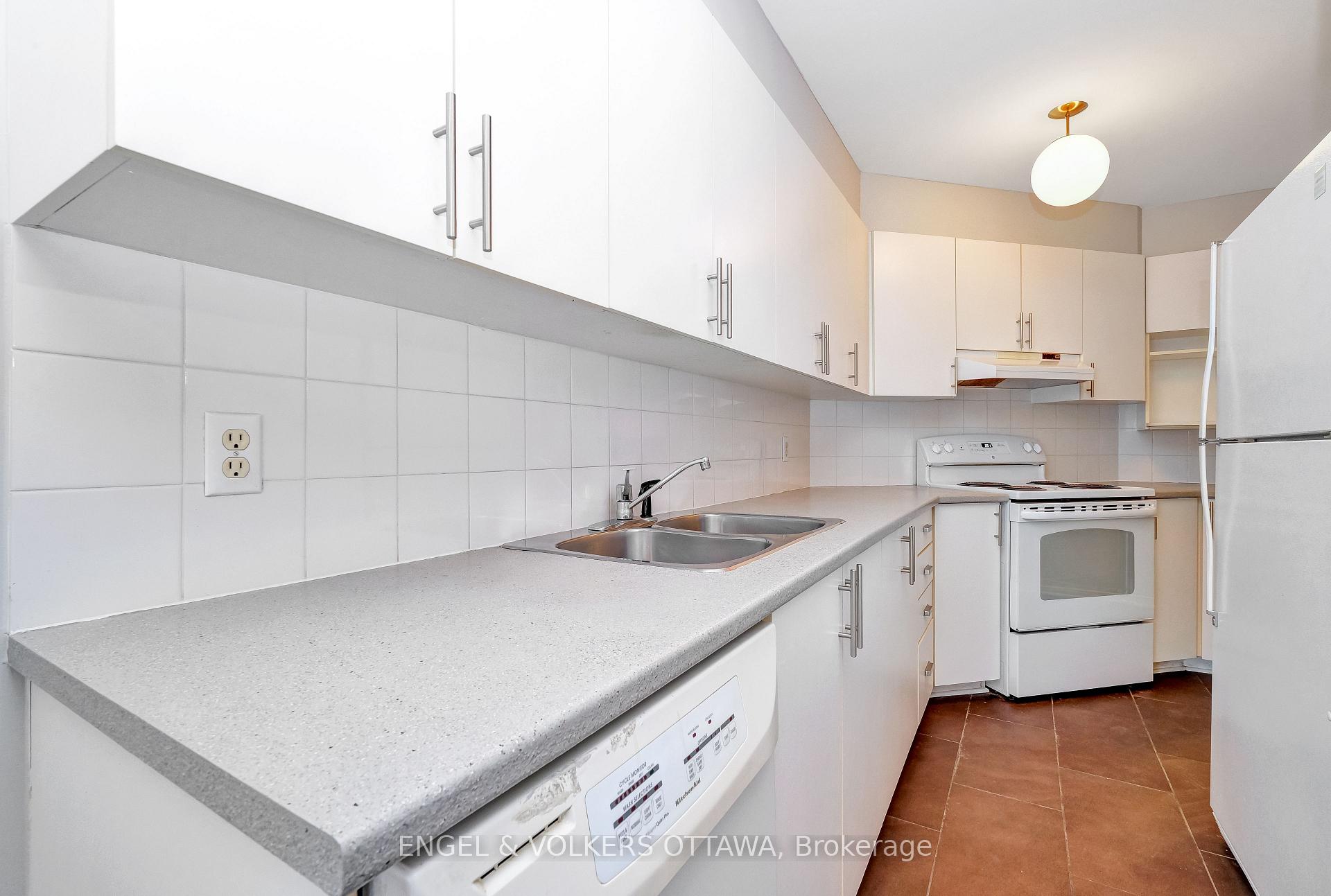 Photo 13 of 301 Nepean Street, Ottawa, Ottawa Centre — HOMEH