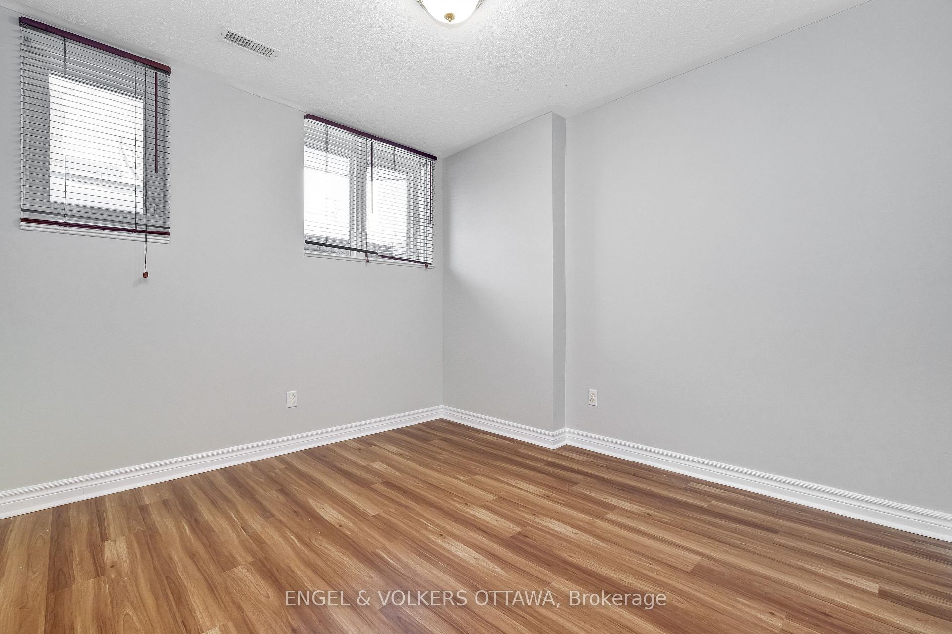 Photo 23 of 301 Nepean Street, Ottawa, Ottawa Centre — HOMEH