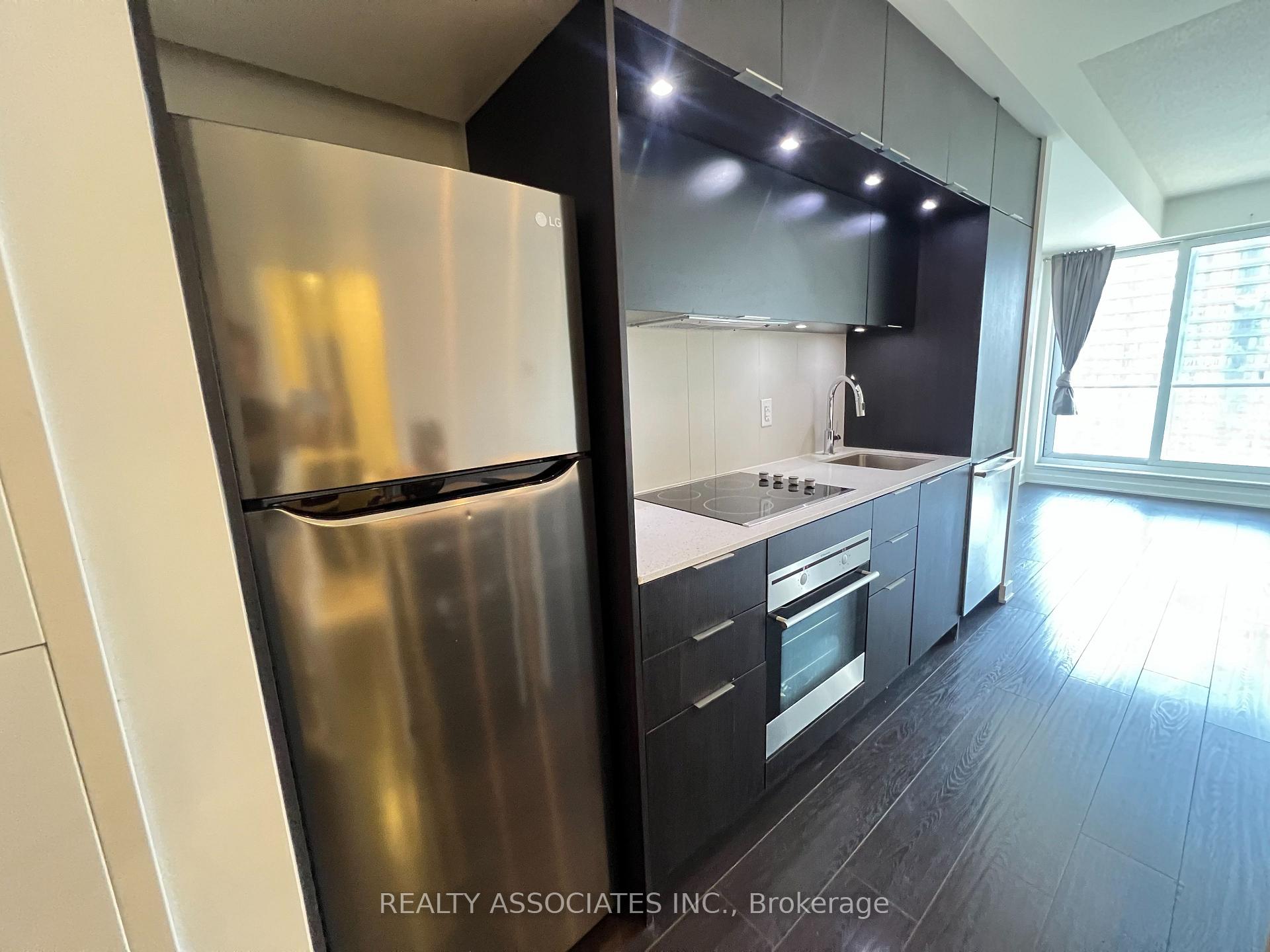Photo 10 of Unit 2008, 170 Sumach Street, Toronto, Regent Park — HOMEH