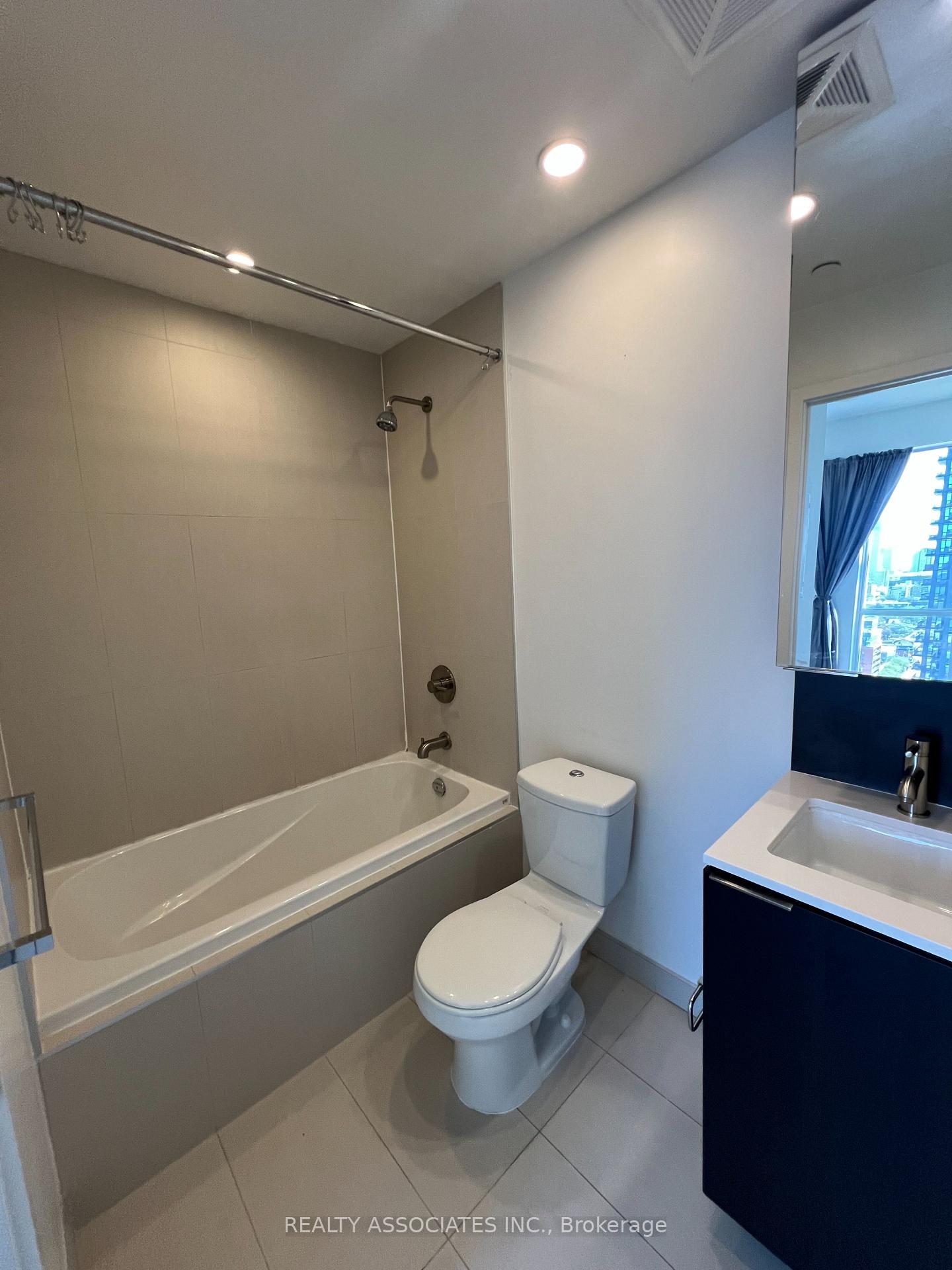Photo 14 of Unit 2008, 170 Sumach Street, Toronto, Regent Park — HOMEH