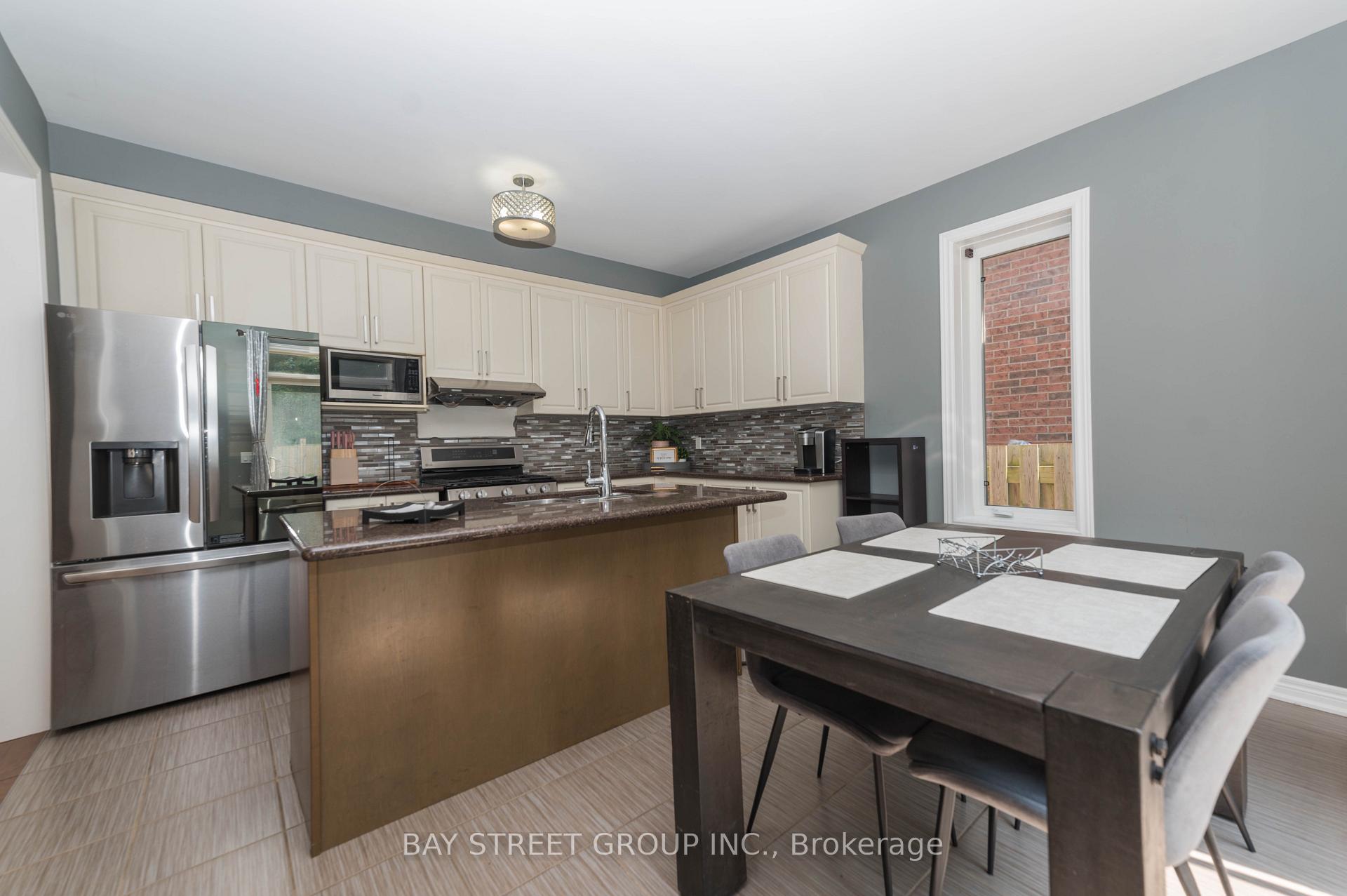 Photo 6 of 116 Winterberry Boulevard, Thorold, Confederation Heights — HOMEH