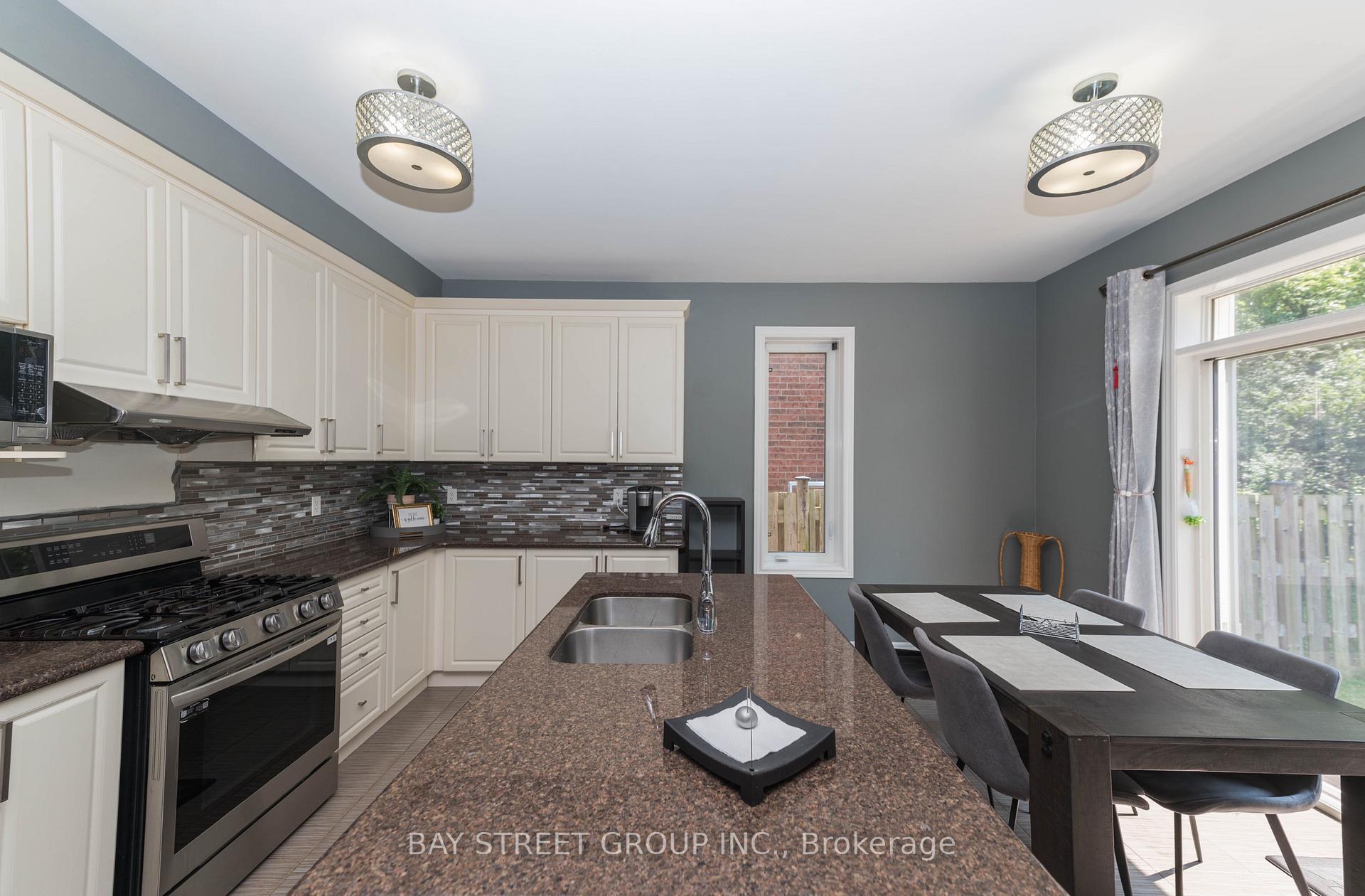 Photo 4 of 116 Winterberry Boulevard, Thorold, Confederation Heights — HOMEH
