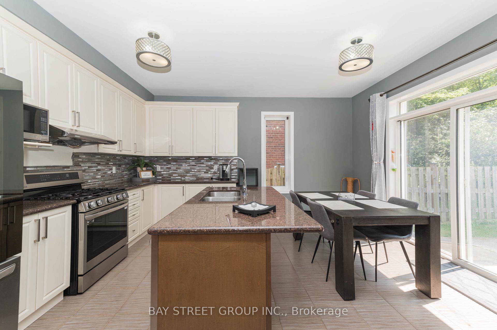 Photo 8 of 116 Winterberry Boulevard, Thorold, Confederation Heights — HOMEH