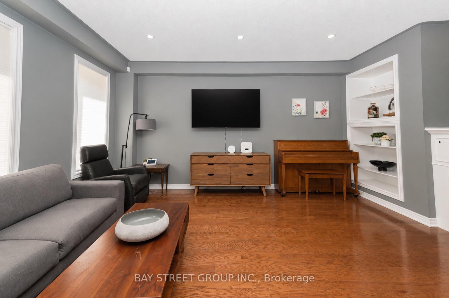 Photo 11 of 116 Winterberry Boulevard, Thorold, Confederation Heights — HOMEH