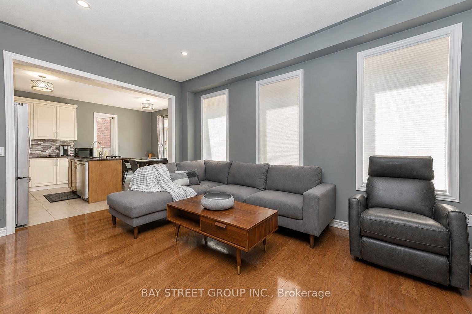 Photo 10 of 116 Winterberry Boulevard, Thorold, Confederation Heights — HOMEH