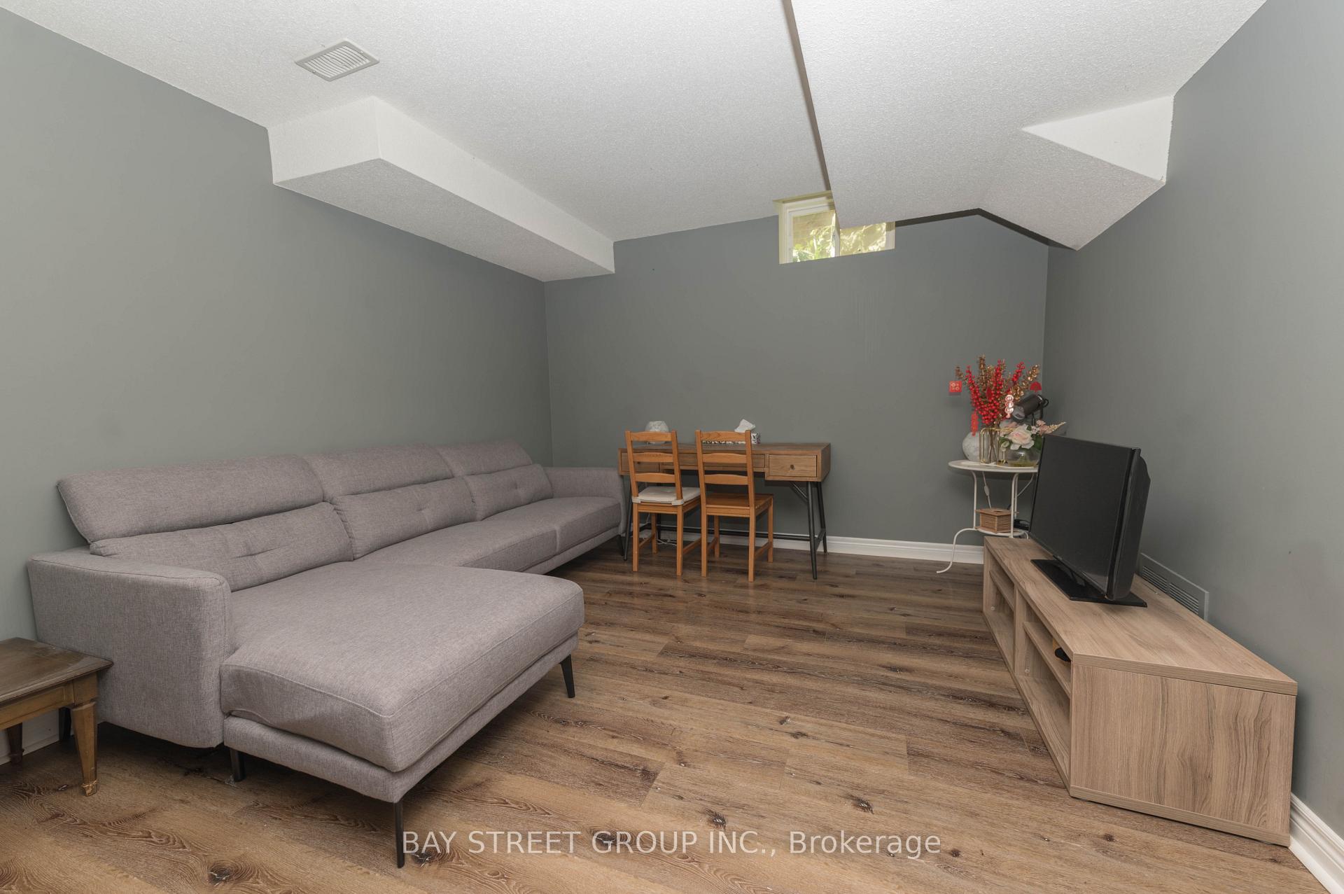Photo 47 of 116 Winterberry Boulevard, Thorold, Confederation Heights — HOMEH
