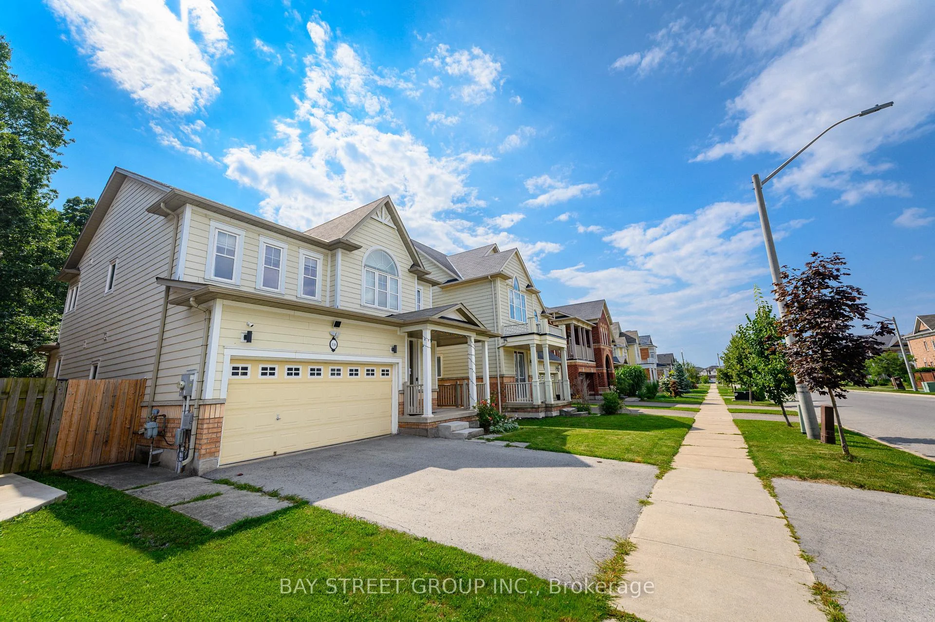 Photo 5 of 116 Winterberry Boulevard, Thorold, Confederation Heights — HOMEH