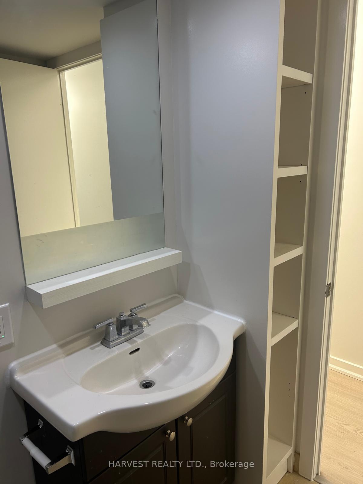 Photo 5 of Unit 1511, 8 York Street, Toronto, Waterfront Communities — HOMEH