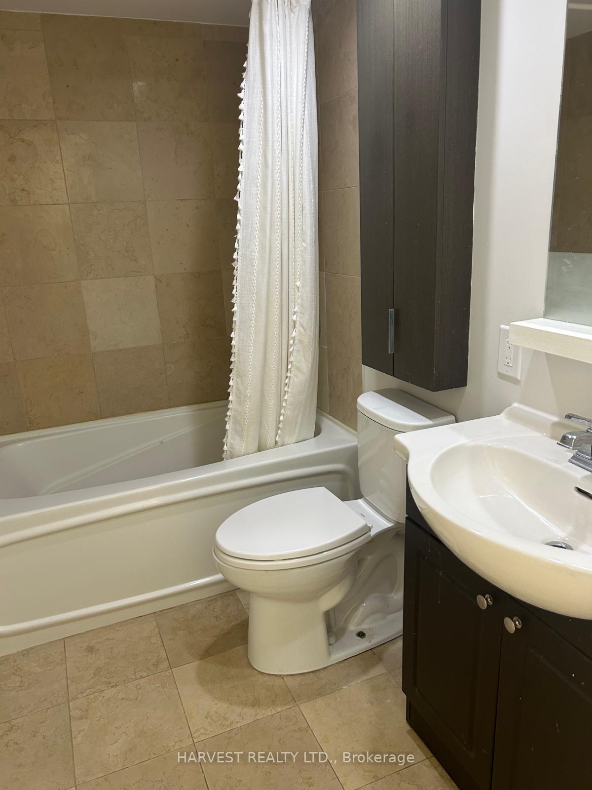 Photo 6 of Unit 1511, 8 York Street, Toronto, Waterfront Communities — HOMEH