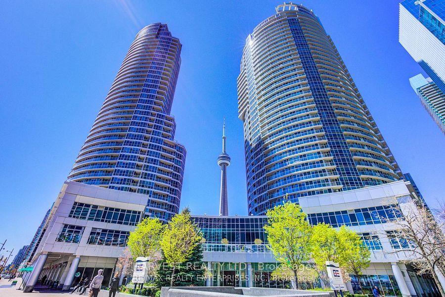 Photo 8 of Unit 1511, 8 York Street, Toronto, Waterfront Communities — HOMEH