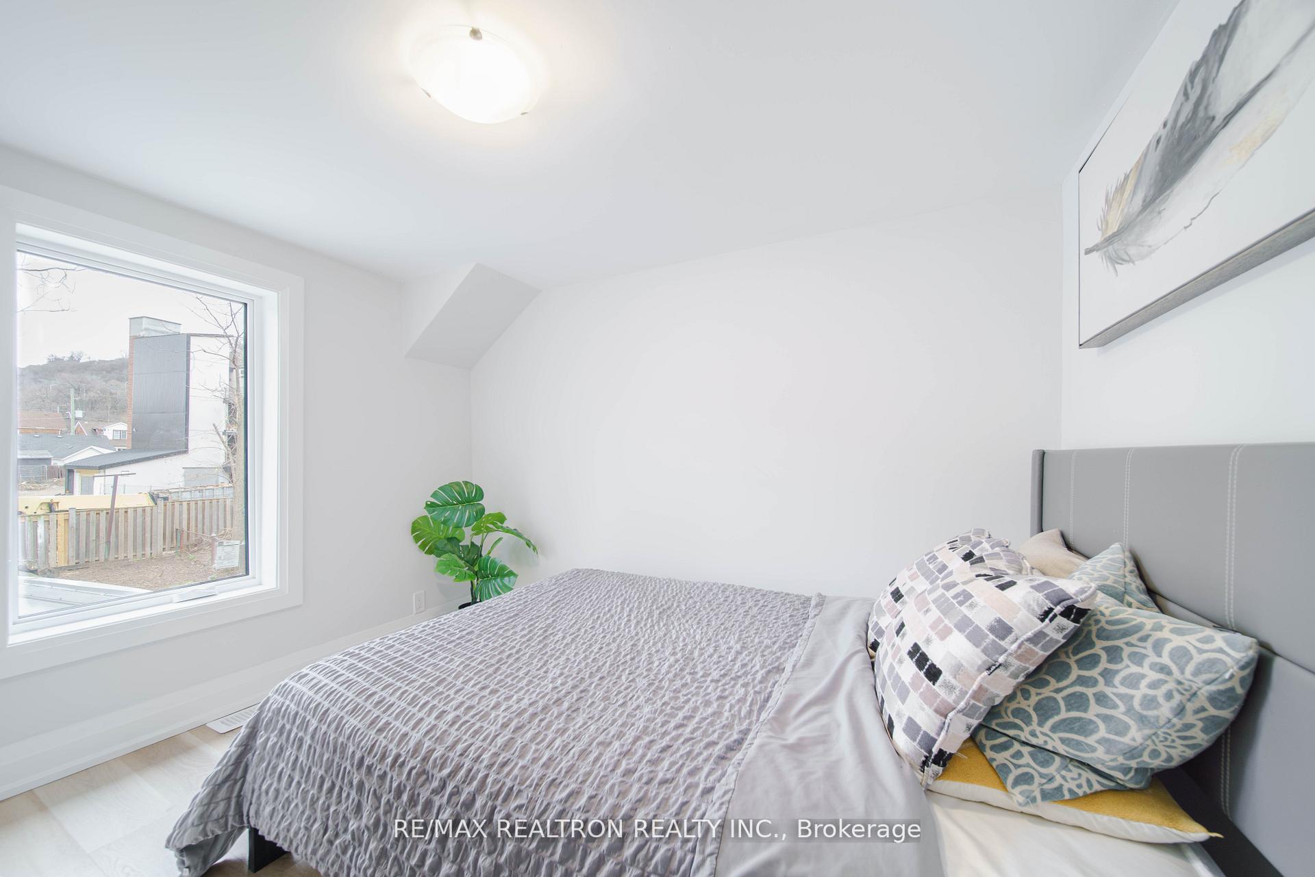 Photo 26 of 197-199 Ferguson Avenue S, Hamilton, Corktown — HOMEH