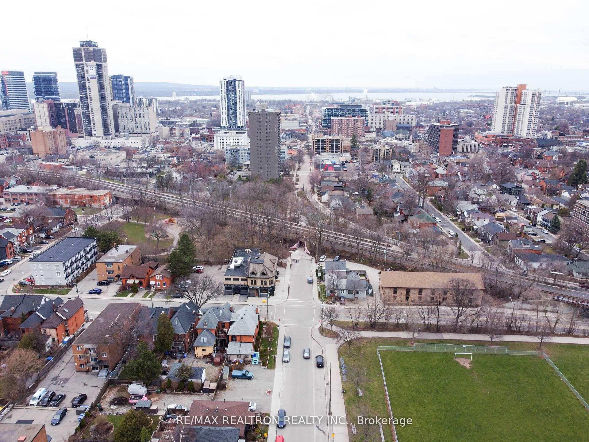 Photo 31 of 197-199 Ferguson Avenue S, Hamilton, Corktown — HOMEH