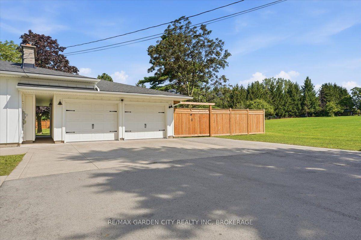 Photo 4 of 1581 Rice Road, Pelham, Fonthill — HOMEH