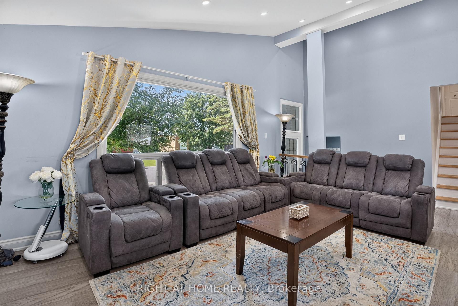 Photo 4 of 1385 Chartrand Avenue, Ottawa, Bilberry Creek/Queenswood Heights — HOMEH