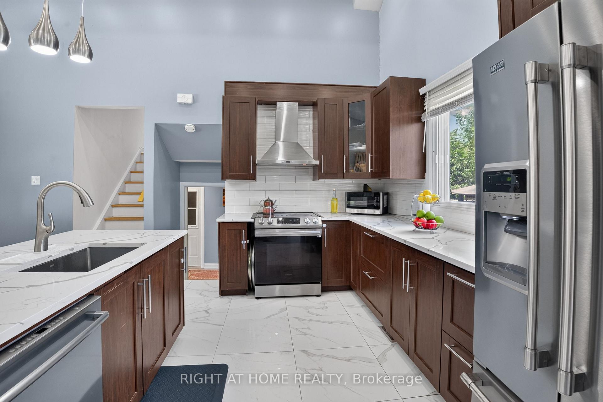 Photo 8 of 1385 Chartrand Avenue, Ottawa, Bilberry Creek/Queenswood Heights — HOMEH