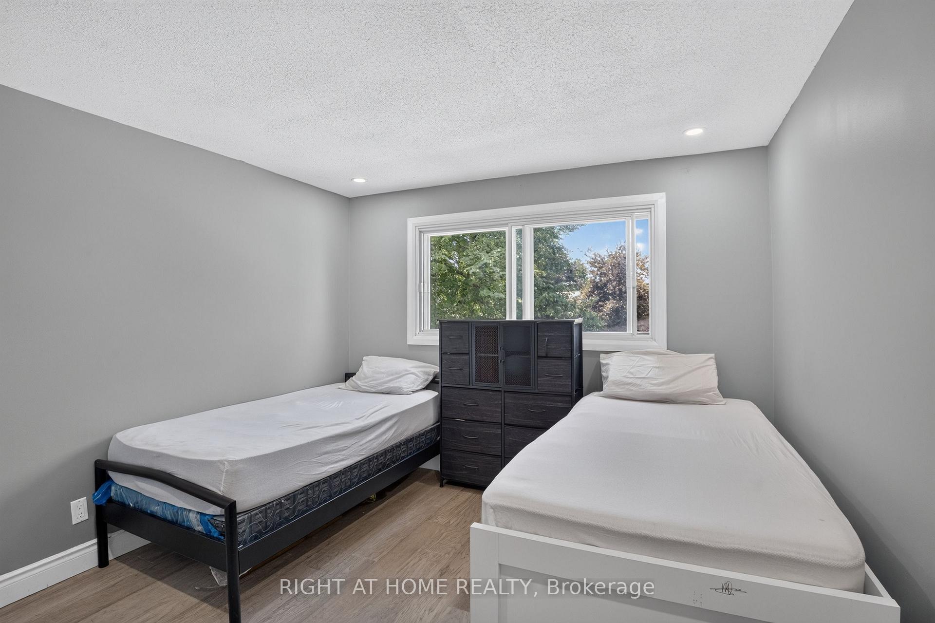 Photo 17 of 1385 Chartrand Avenue, Ottawa, Bilberry Creek/Queenswood Heights — HOMEH