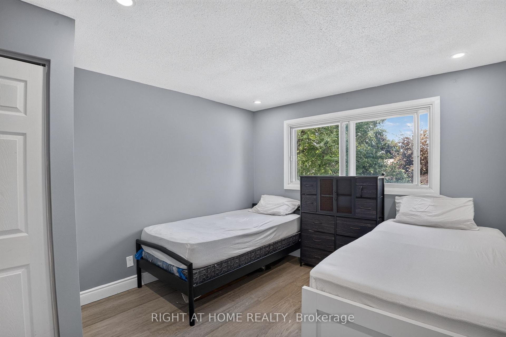 Photo 18 of 1385 Chartrand Avenue, Ottawa, Bilberry Creek/Queenswood Heights — HOMEH