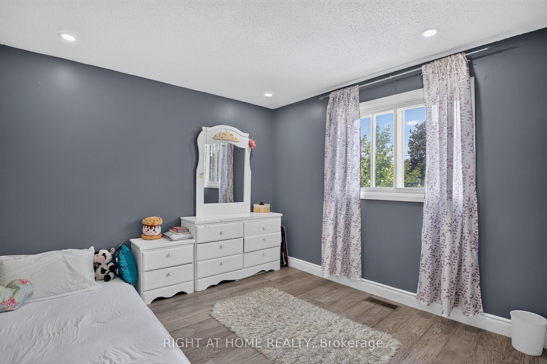 Photo 20 of 1385 Chartrand Avenue, Ottawa, Bilberry Creek/Queenswood Heights — HOMEH