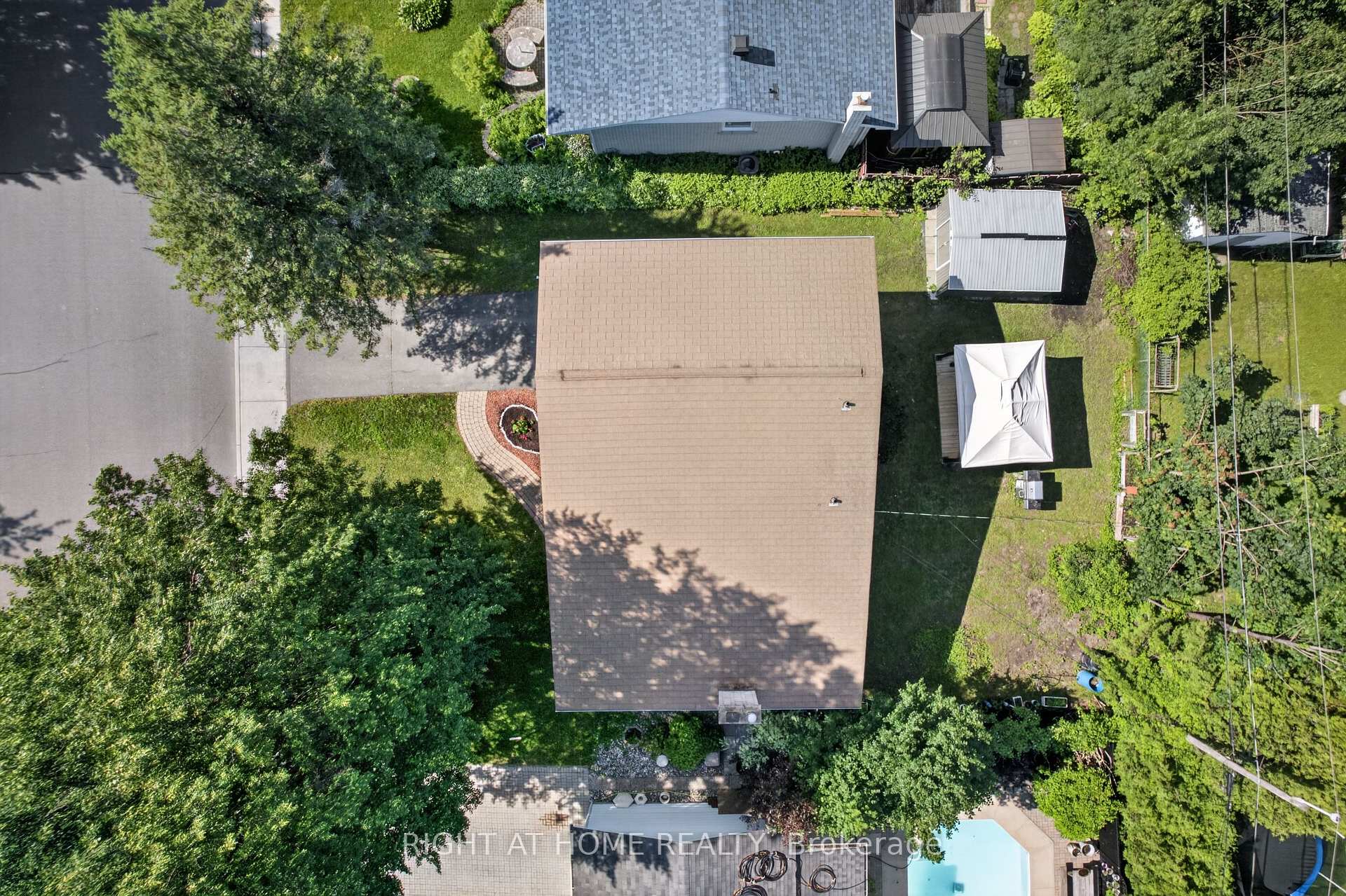 Photo 37 of 1385 Chartrand Avenue, Ottawa, Bilberry Creek/Queenswood Heights — HOMEH