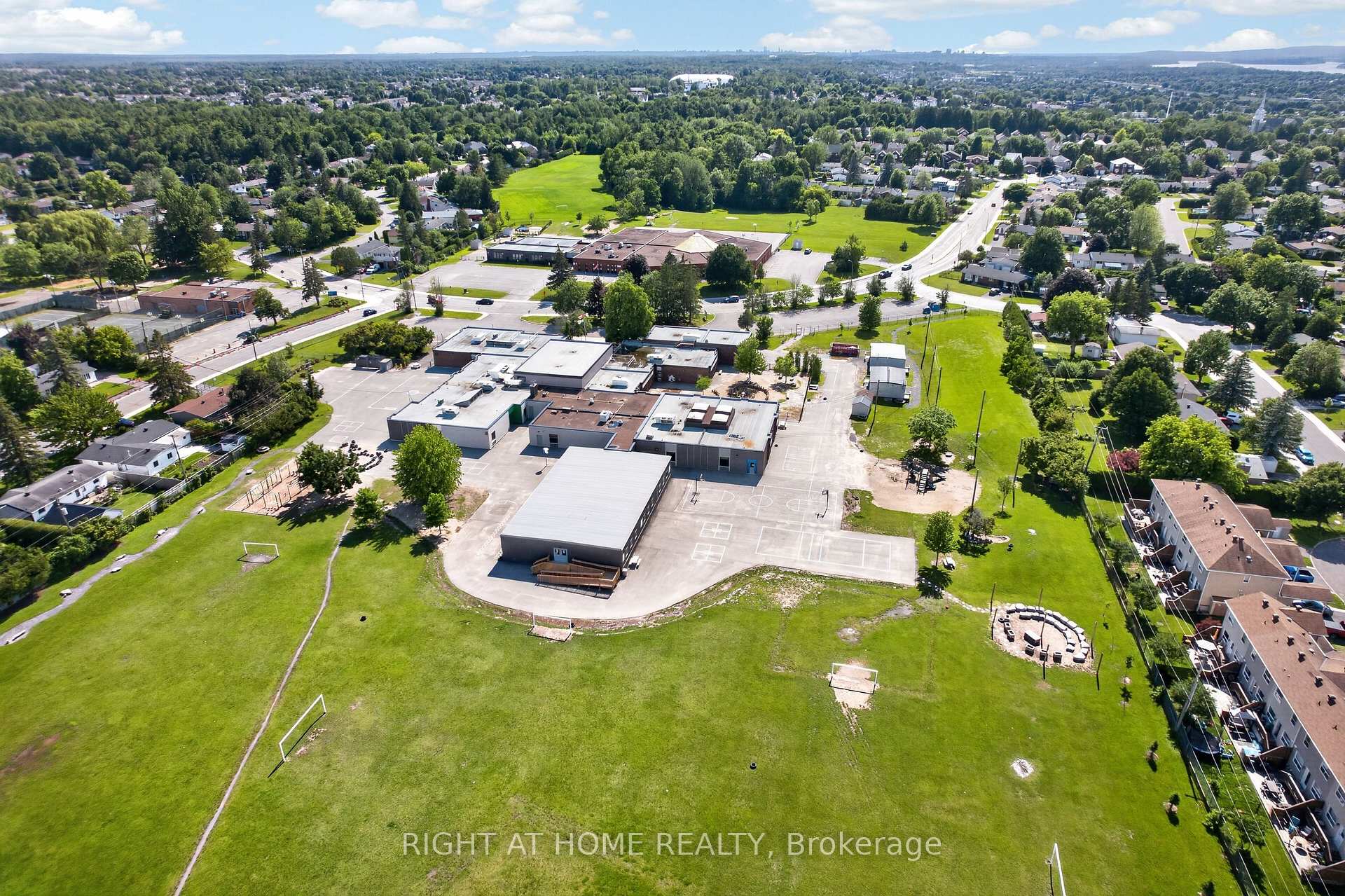 Photo 42 of 1385 Chartrand Avenue, Ottawa, Bilberry Creek/Queenswood Heights — HOMEH