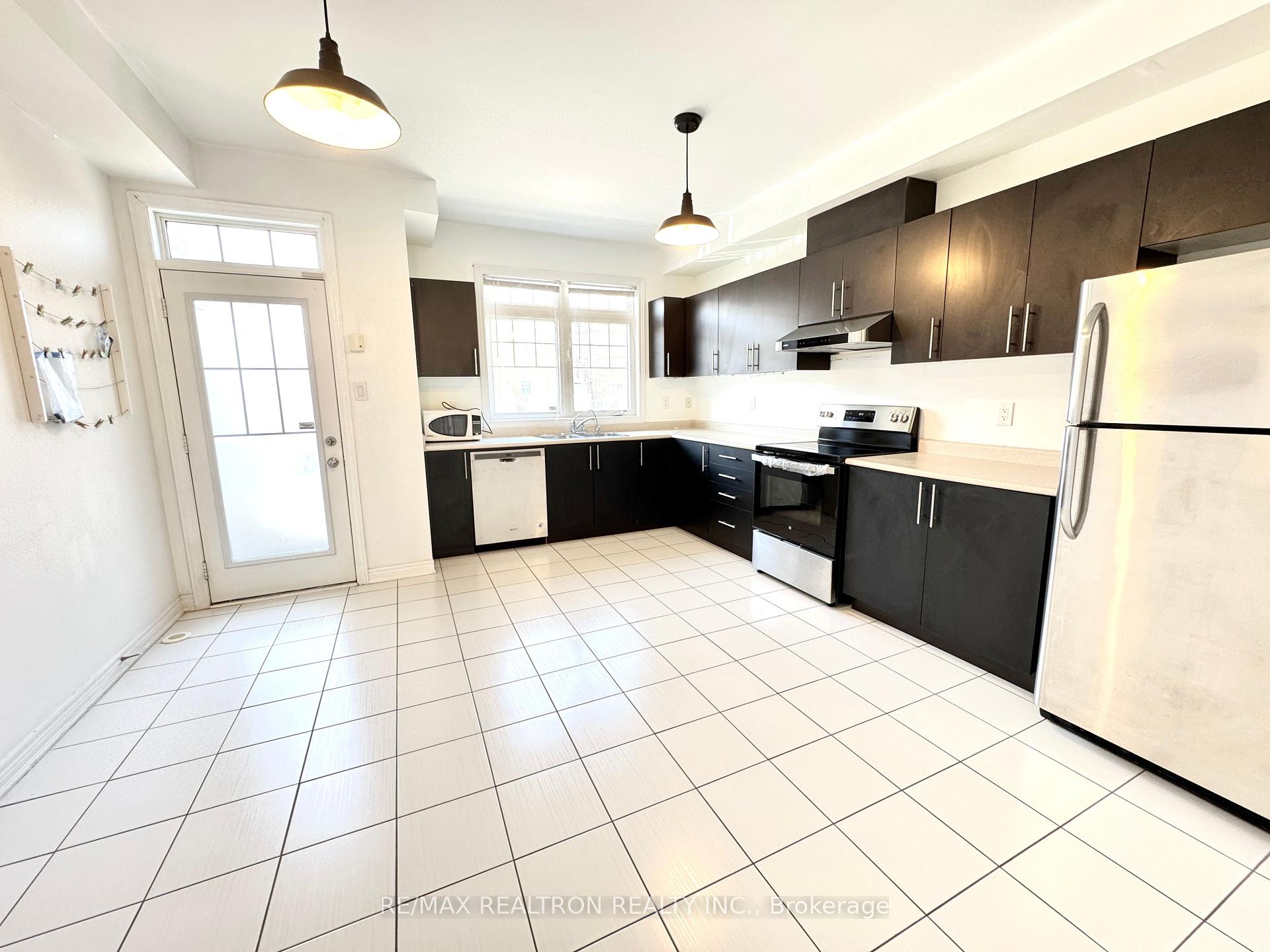 Photo 5 of 316 Delray Drive, Markham, Greensborough — HOMEH