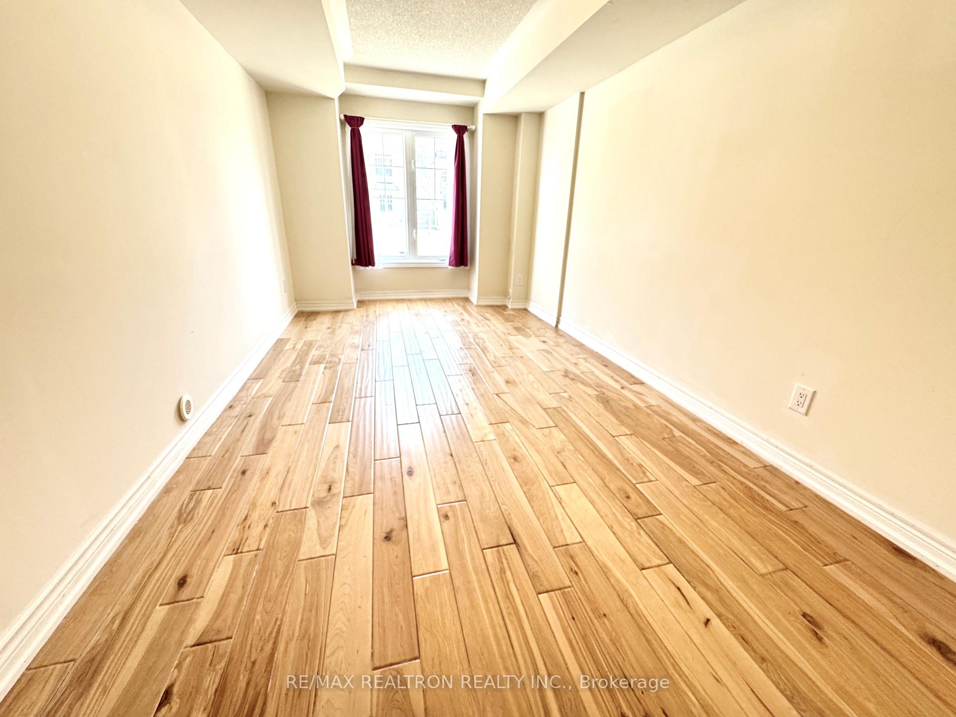 Photo 12 of 316 Delray Drive, Markham, Greensborough — HOMEH