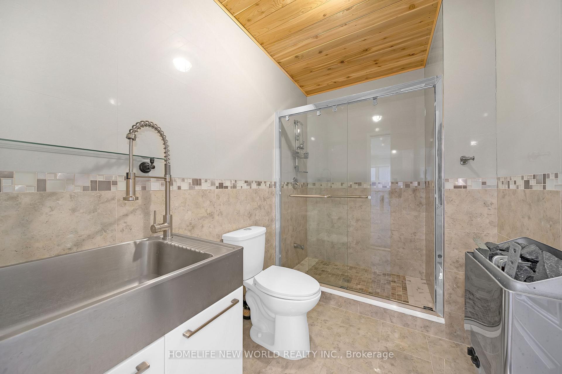 Photo 37 of 10 Stancroft Drive, Richmond Hill, Westbrook — HOMEH