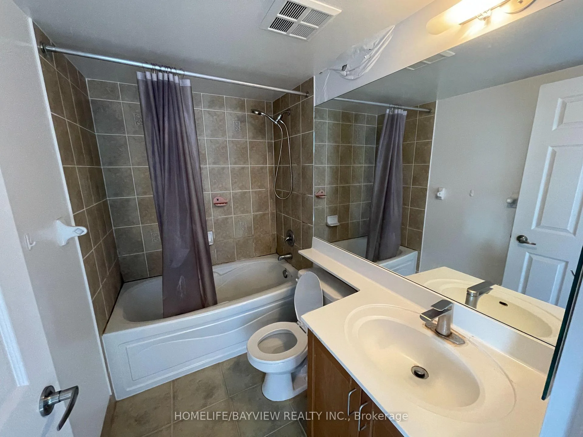 Photo 12 of 33 Cox Boulevard, Markham, Unionville — HOMEH