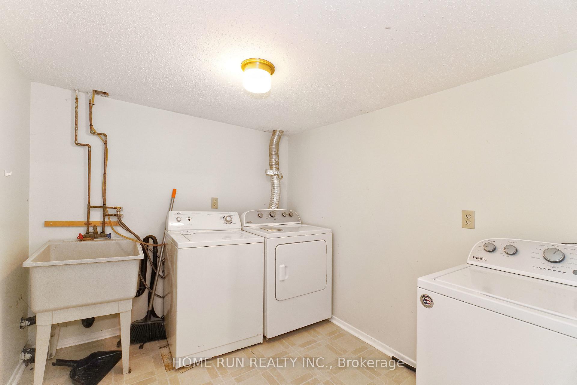 Photo 34 of Unit A, 28 Castlebrook Lane, Ottawa, Centrepointe — HOMEH