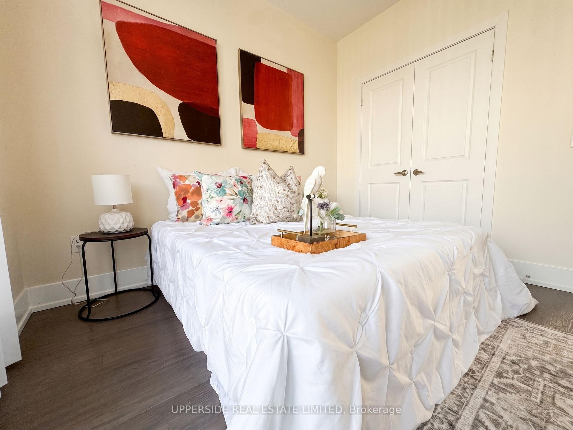 Photo 15 of 8 Sable Road, Vaughan, Patterson — HOMEH