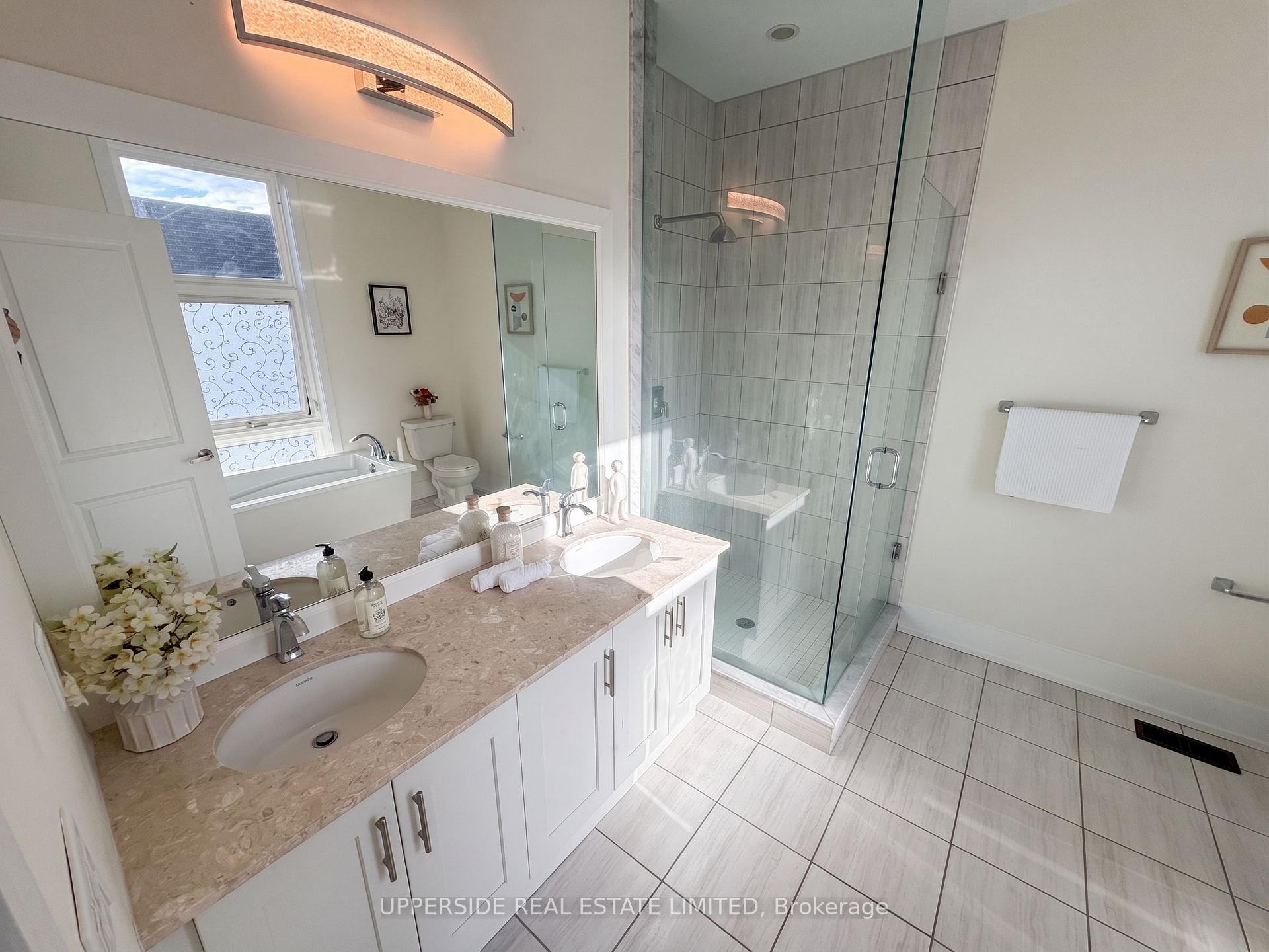 Photo 19 of 8 Sable Road, Vaughan, Patterson — HOMEH