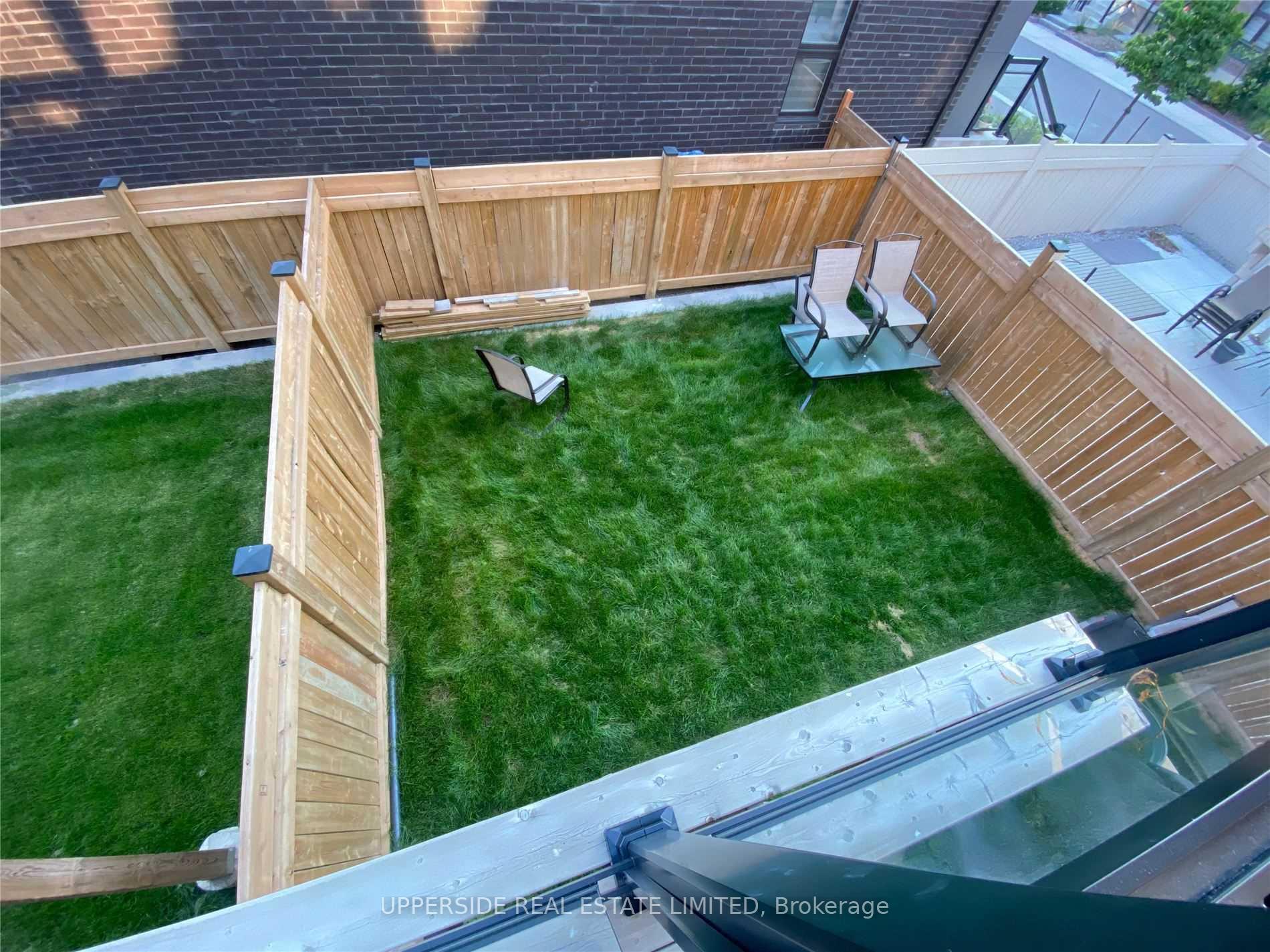 Photo 24 of 8 Sable Road, Vaughan, Patterson — HOMEH
