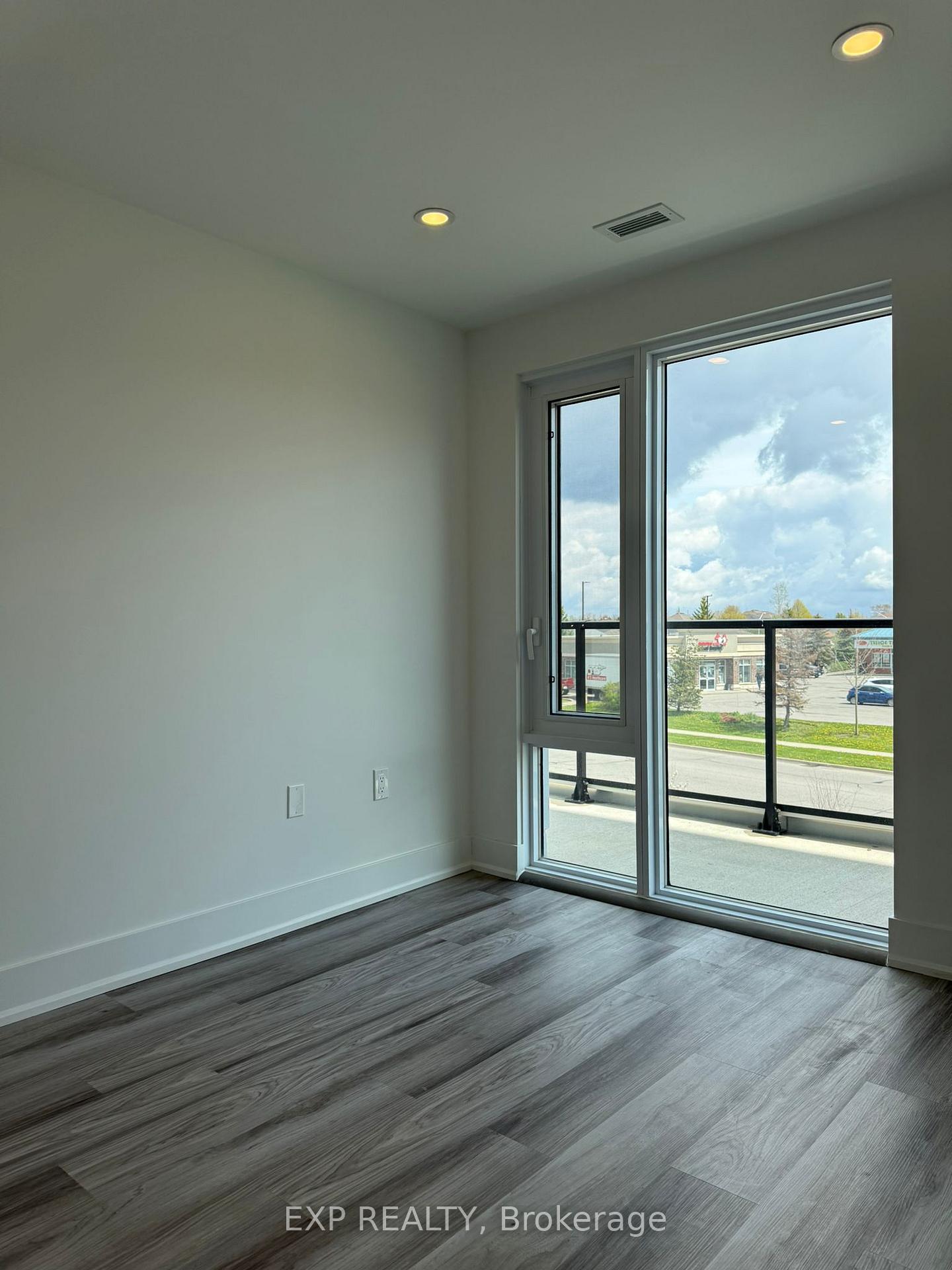 Photo 12 of Unit 219, 575 Conklin Road, Brantford, Henderson-Sky Acres — HOMEH