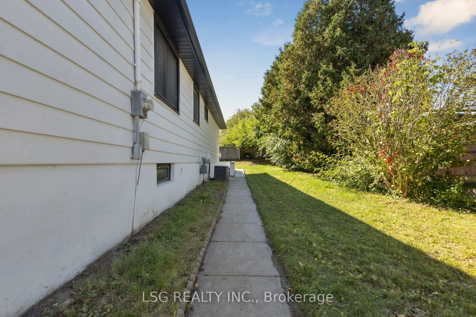 Photo 4 of Unit Basement, 335 Belmont Avenue W, Kitchener, Cherry Hill — HOMEH