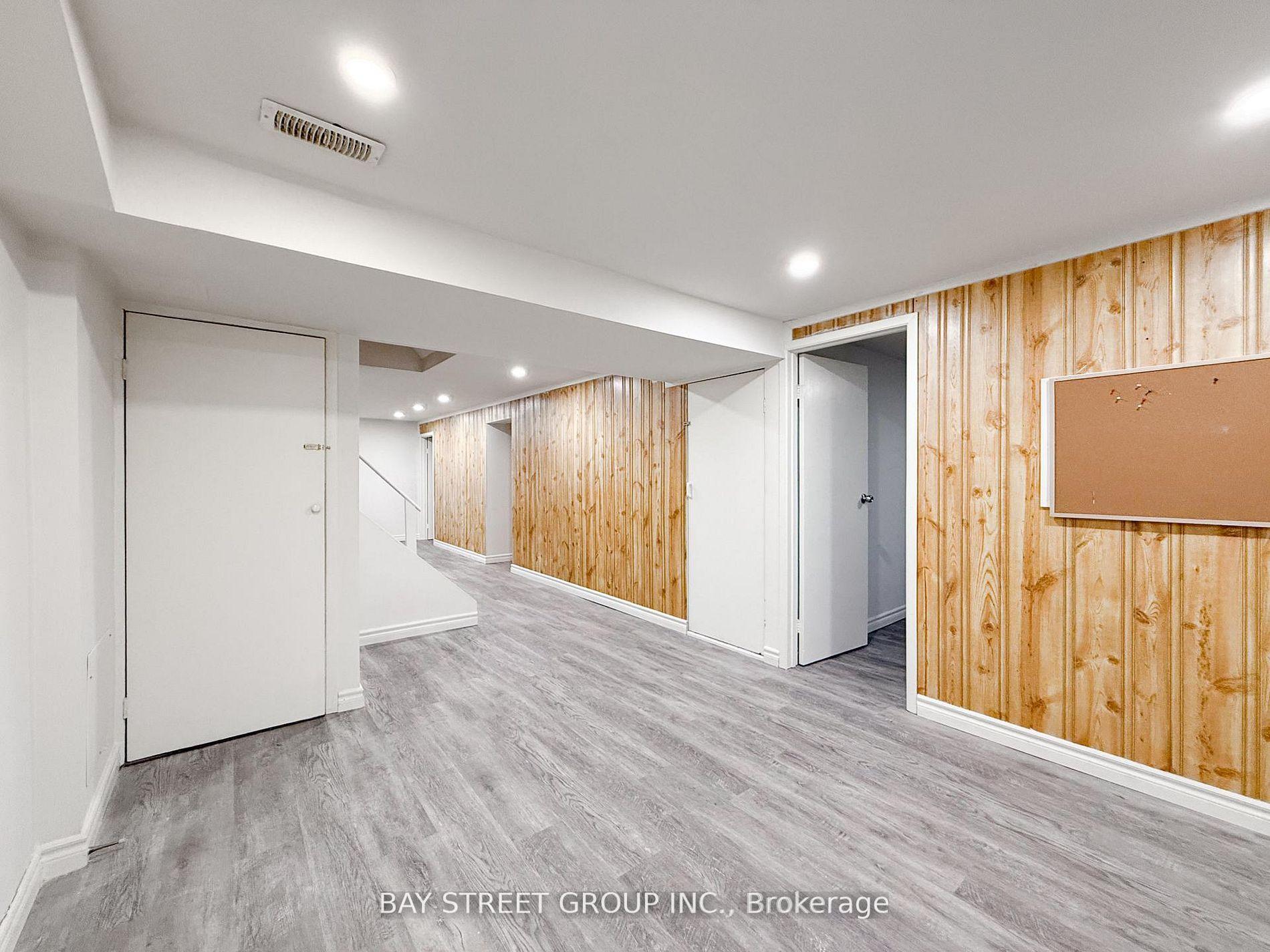 Photo 2 of 82 Radwell Cres, Scarborough, Milliken — HOMEH