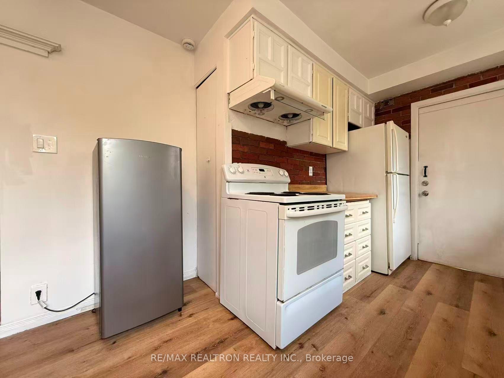Photo 3 of Unit Upper, 2 Plum Brook Crescent, Scarborough, Agincourt South-Malvern West — HOMEH