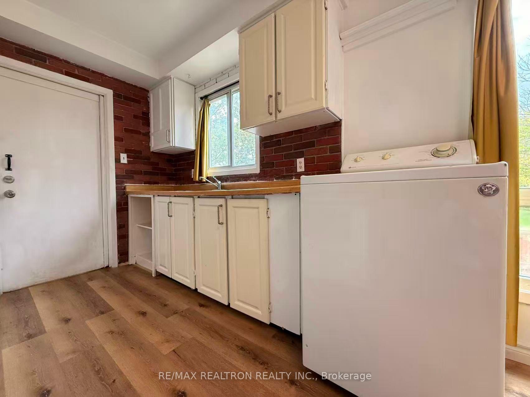 Photo 4 of Unit Upper, 2 Plum Brook Crescent, Scarborough, Agincourt South-Malvern West — HOMEH