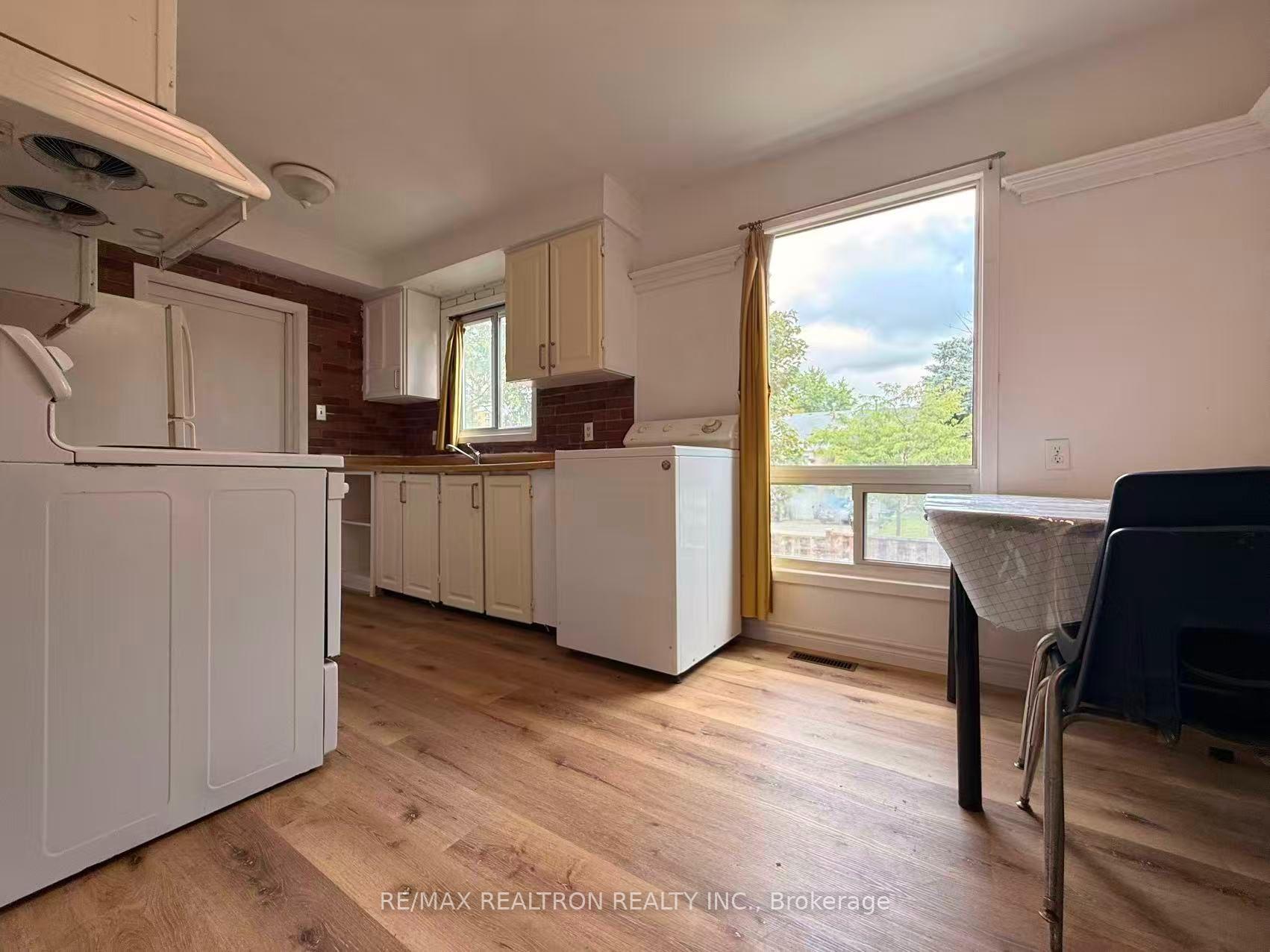 Photo 6 of Unit Upper, 2 Plum Brook Crescent, Scarborough, Agincourt South-Malvern West — HOMEH